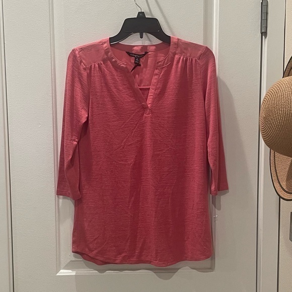 41 Hawthorn Tops - NEW…41 Hawthorne V-Neck Blouse